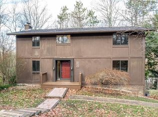 9811 Woodland Rd N, Pittsburgh, PA 15237