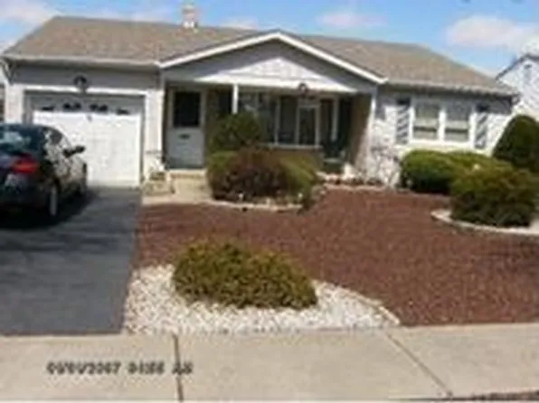 11 Duxbury Rd, Toms River, NJ 08757