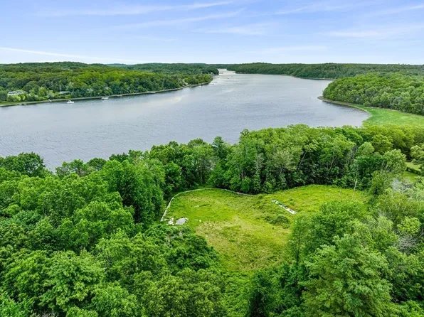 18 Norino Dr, West Newbury, MA 01985