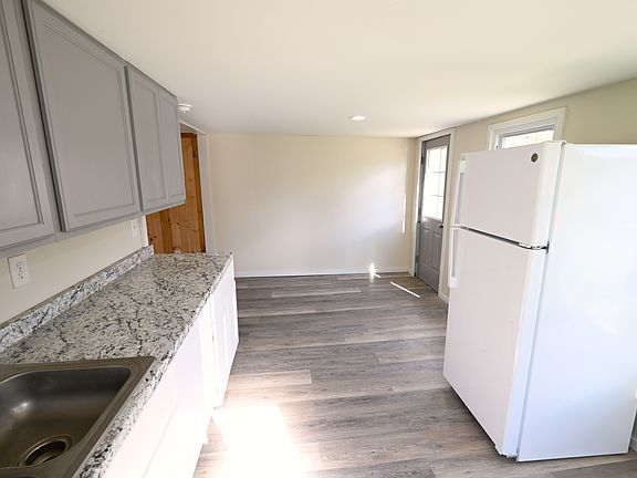 3rd image of 30 West St