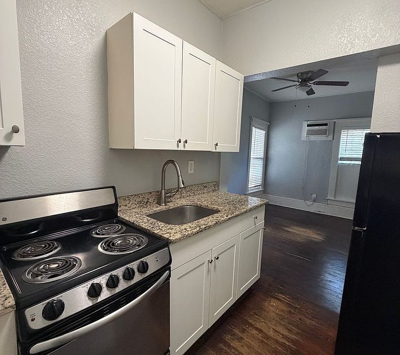 1st image of 700 1st St N #3