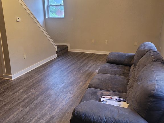 5th image of 324 W 9th St #330-1