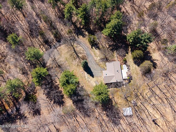 5th image of 524 Angel Hill Road