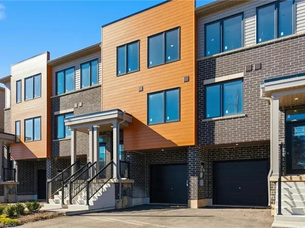 9B Bingham Rd, Hamilton, ON L8H 1N3