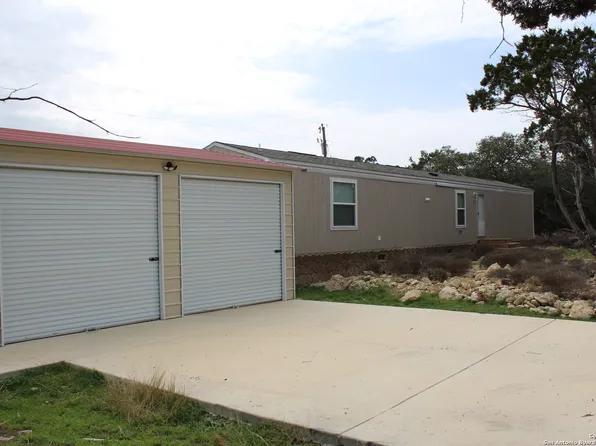 846 Inglewood Dr, Canyon Lake, TX 78133