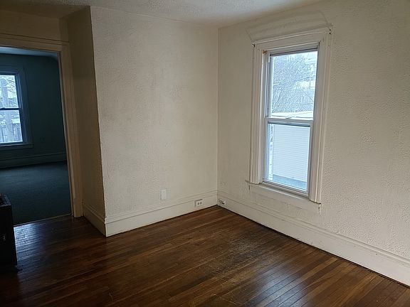 5th image of 1004 Prendergast Ave #2