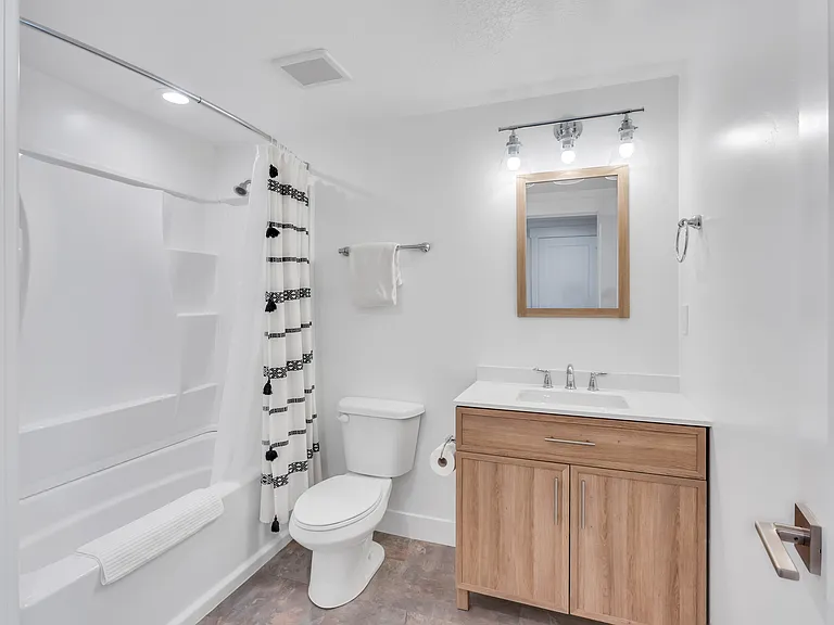 1557 W Stone Gate Dr — Photo 21