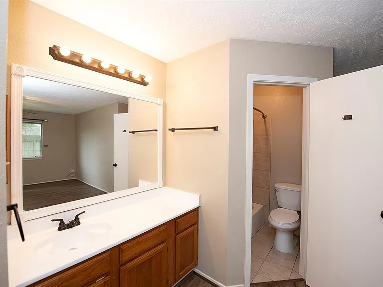 2513 Harpers Ferry Dr — Photo 22