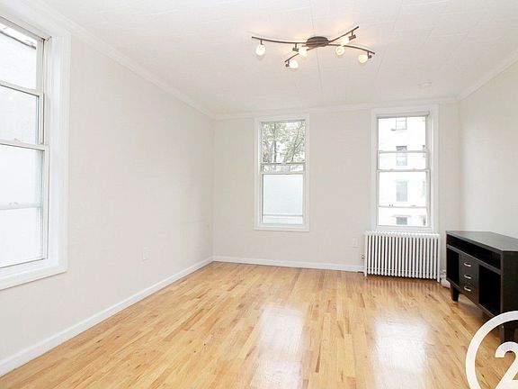 4th image of 2172 33rd St APT 3