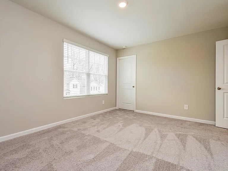 526 Knightsbridge Ln — Photo 14