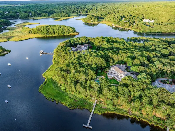 16 Cove Point Lane, Marstons Mills, MA 02648