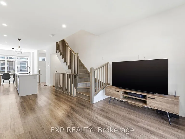 19 Markle Cres — Photo 6