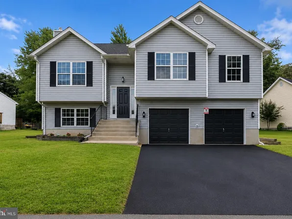 26081 Hills Dr, Mechanicsville, MD 20659