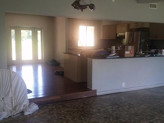 5th image of 110 Magnolia Ave