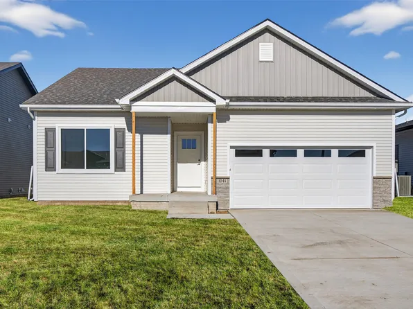 1041 NW Yorktown Dr, Waukee, IA 50263
