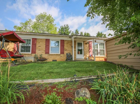 110 Apolla Dr, Morgantown, WV 26501