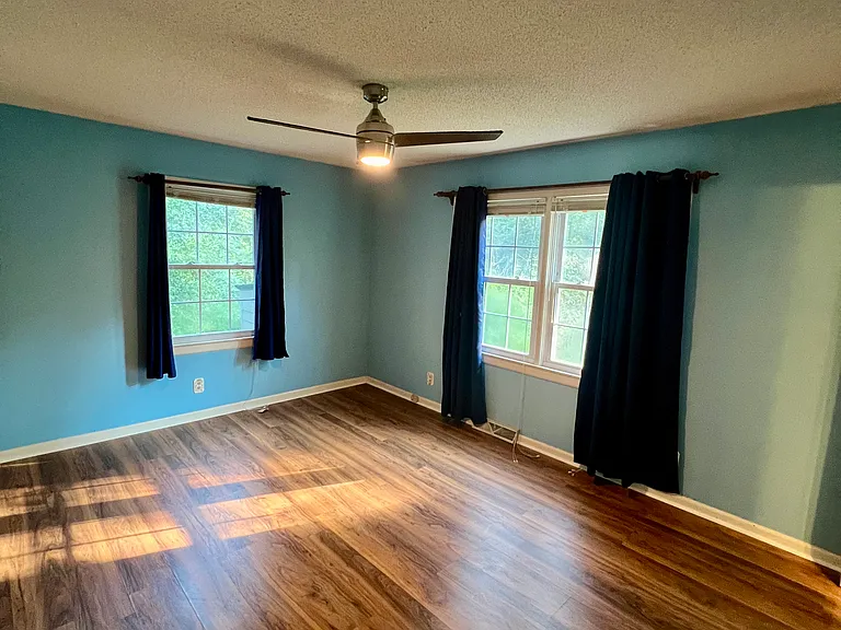 112 Kirk Dr — Photo 8