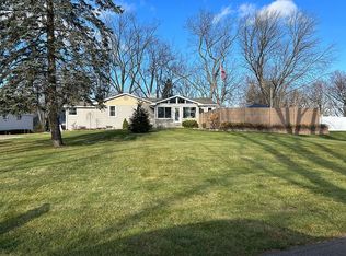 8125 Mario Dr, Commerce Township, MI