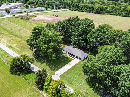 9332 Elm Ave, Kansas City, MO 64138