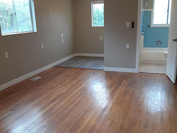 5th image of 2217 E Evergreen Ave