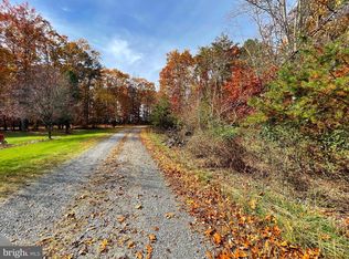 10 Silage Ln, Berkeley Springs, WV 25411