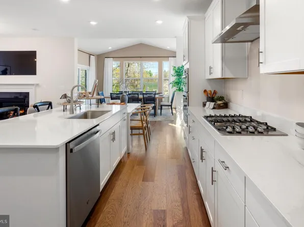 16 John Vanzandt Way, Titusville, NJ 08560