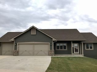 1705 Dakota St, Yankton, SD 57078