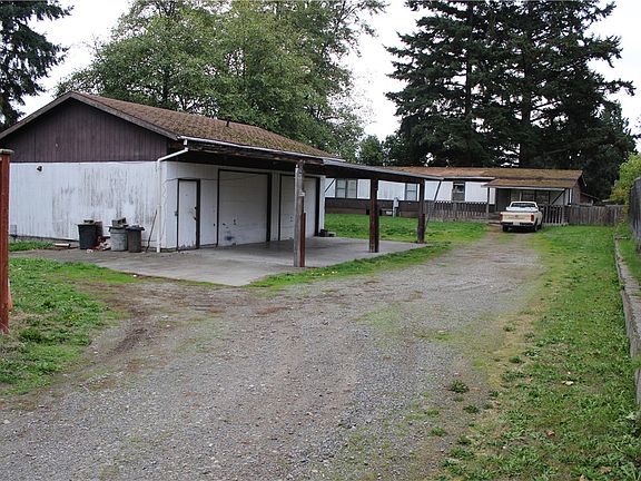 4th image of 4815 S 166th St