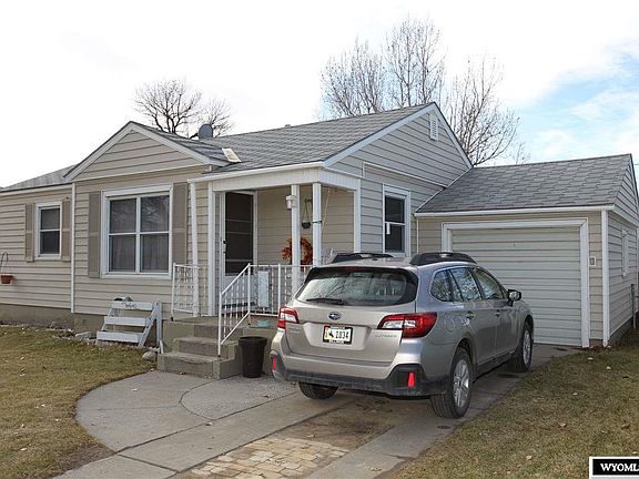 4th image of 744 S 15th St