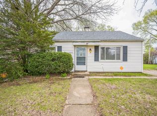 5210 N Willard Rd, Peoria Heights, IL 61616