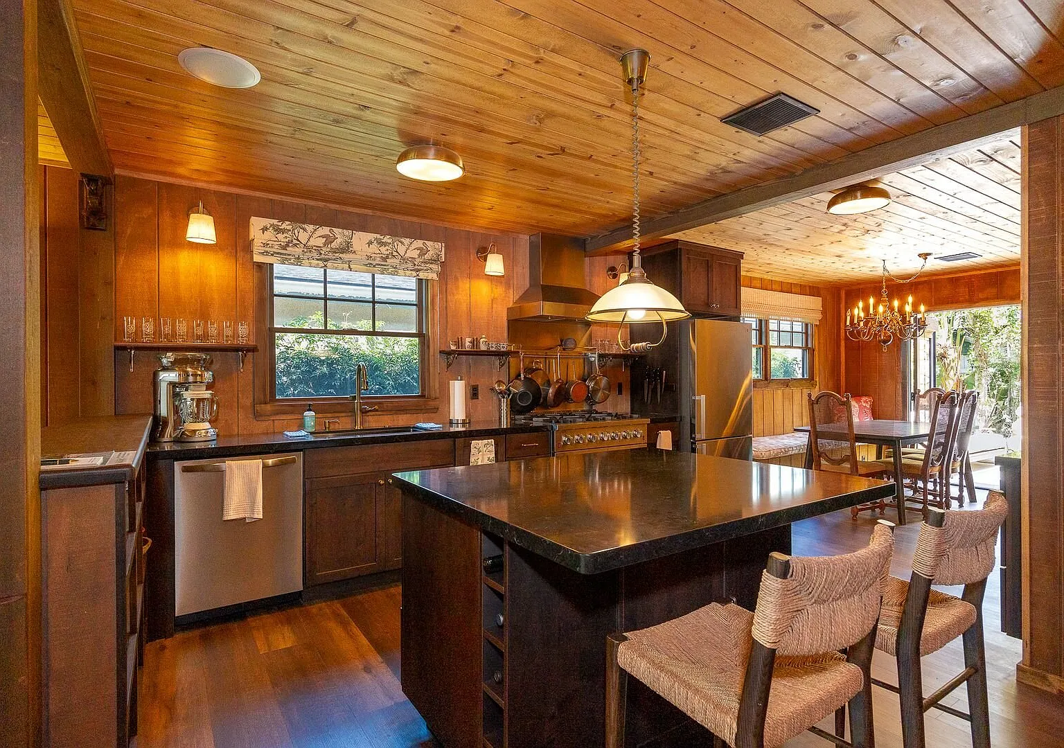 3 Bedroom + 2 Bathroom Home | Silverstrand | Oxnard | Fully Furnished — Photo 2