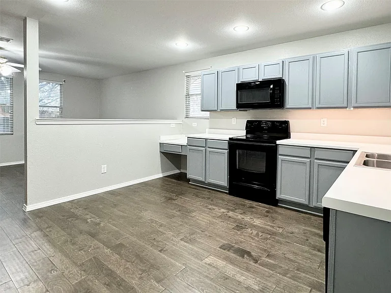 12824 Vassar Dr — Photo 5