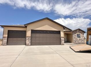 675 E Heron Dr, Pueblo, CO 81007