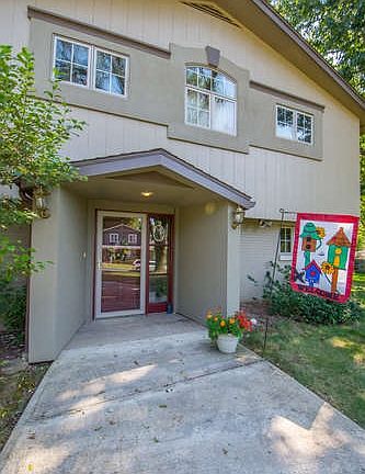 3rd image of 1301 S Brooks Dr