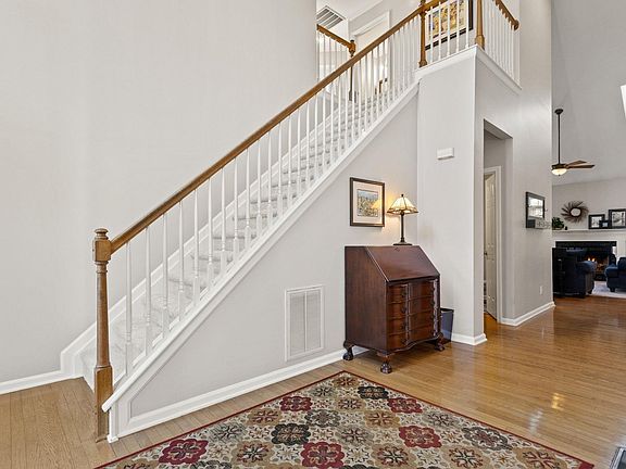 4th image of 24 Halehaven Dr