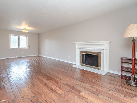 5th image of 22841 Laramie Dr
