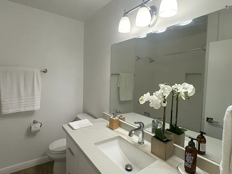 400 N Los Robles Avenue — Photo 23