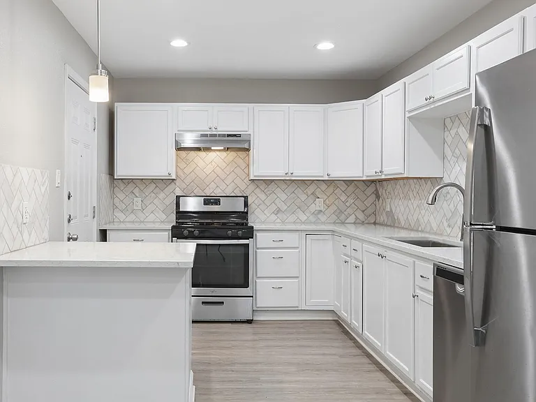 2308 Devonshire Dr #A — Photo 6