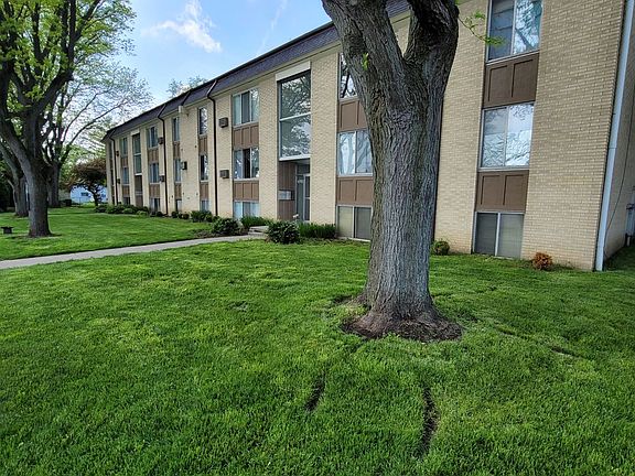 2nd image of 4760 Dorr St #43