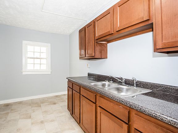 2nd image of 706 Chickamauga Ave #10470073