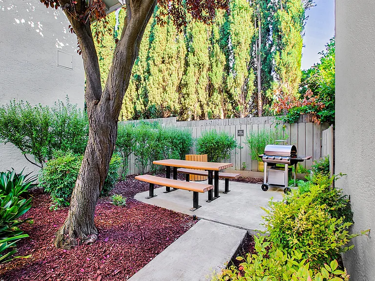 Pleasanton Place — Photo 9
