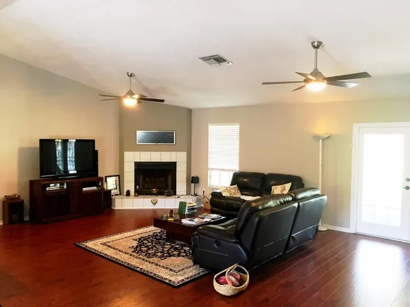 1635 Airway Dr, Naples, FL 34104