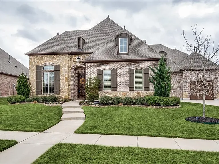 580 Butchart Dr — Photo 35