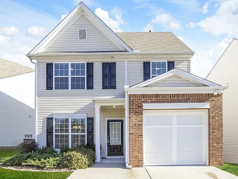 815 Forsythia Way — Photo 1