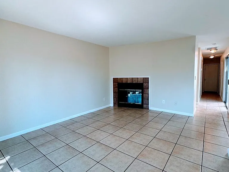 10453 Sierra Crest Dr — Photo 7