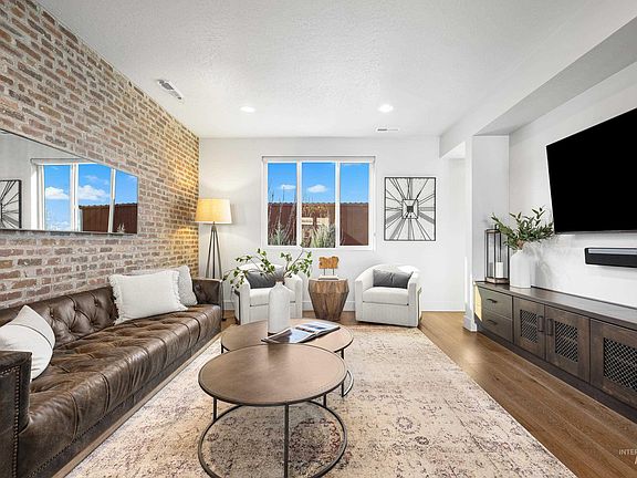 5th image of 3707 E Parkcenter Blvd