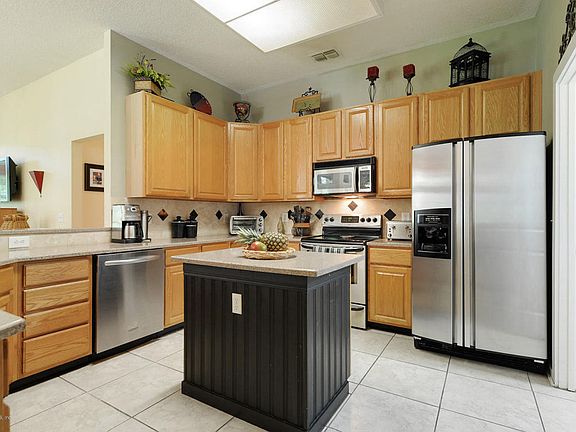4th image of 1832 Fairfax Ct S