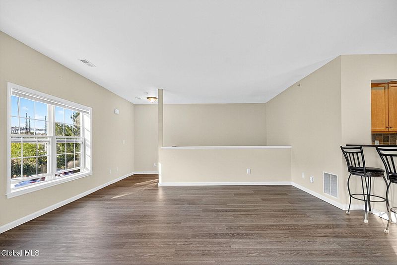 5th image of 206 Worthington Terrace