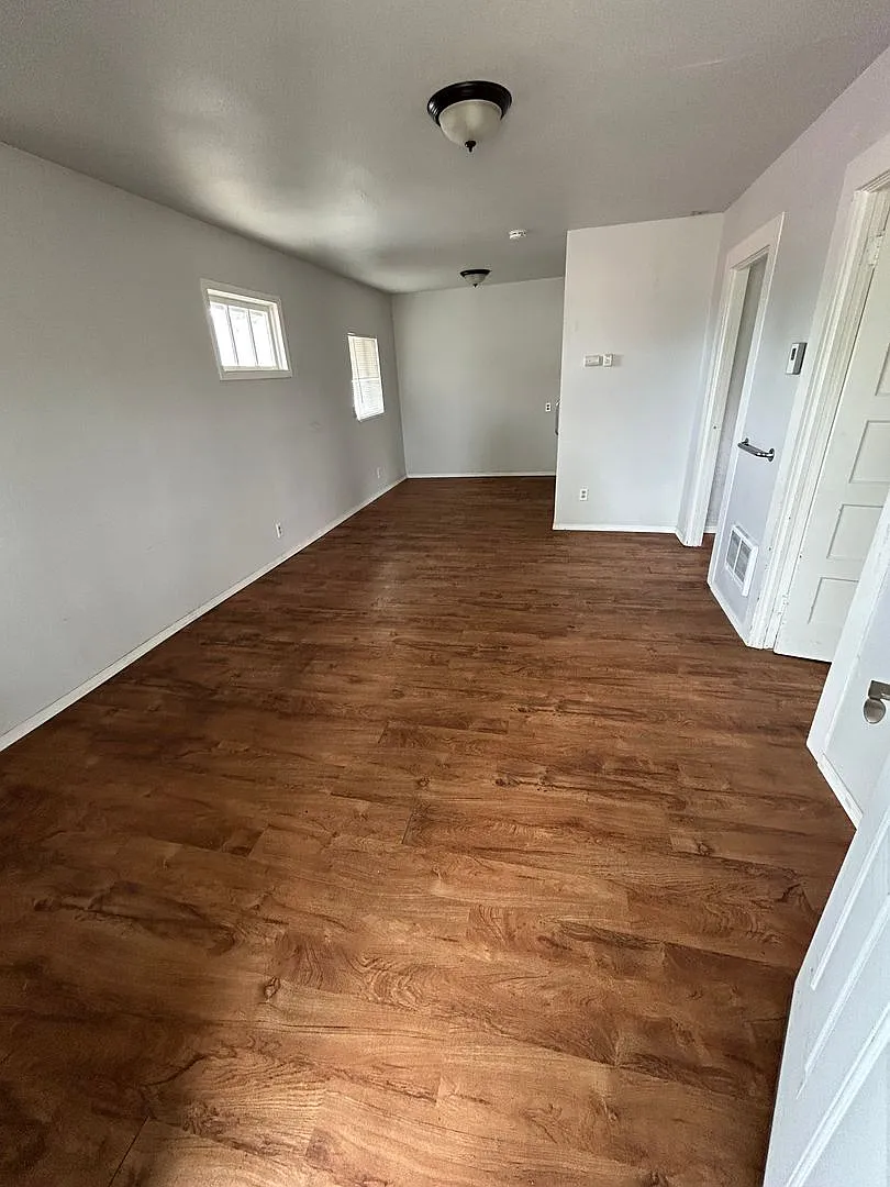 High Ridge Apts — Photo 2