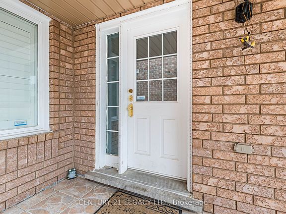 4th image of 64 Narrow Valley Cres